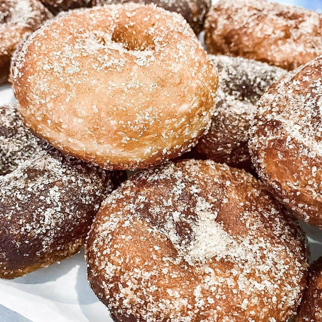 エミリー・シアーズさんのインスタグラム写真 - (エミリー・シアーズInstagram)「Craving @sugartaco vegan churro donuts」12月3日 9時38分 - emilysears