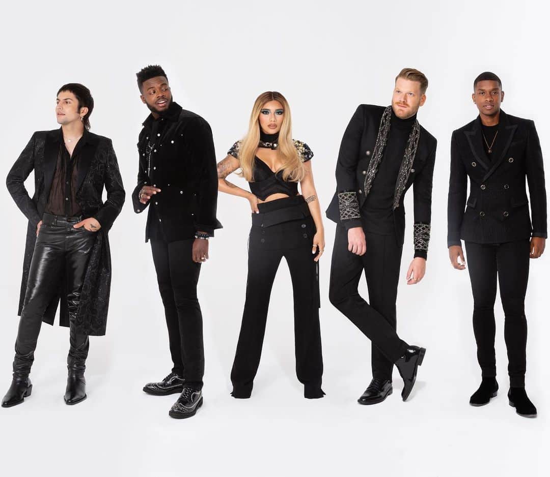 スコット・ホアイングのインスタグラム：「🖤pentatonix🖤   shot by: @jabarijacobs  styled by: @cdicelove13  hair: @samiknighthair  make up: @anthonyhnguyenmakeup  cd: @gavingram wearing: @balmain @ysl」