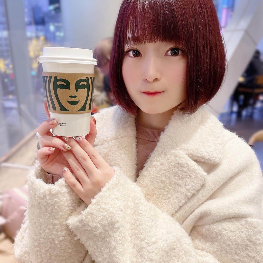 小倉月奏のインスタグラム：「♥︎ ・ ・ スタバlove...♡ ・ ・ ・ #starbucks #スタバ #ほうじ茶ラテ  #shibuya #渋谷 #渋谷カフェ」