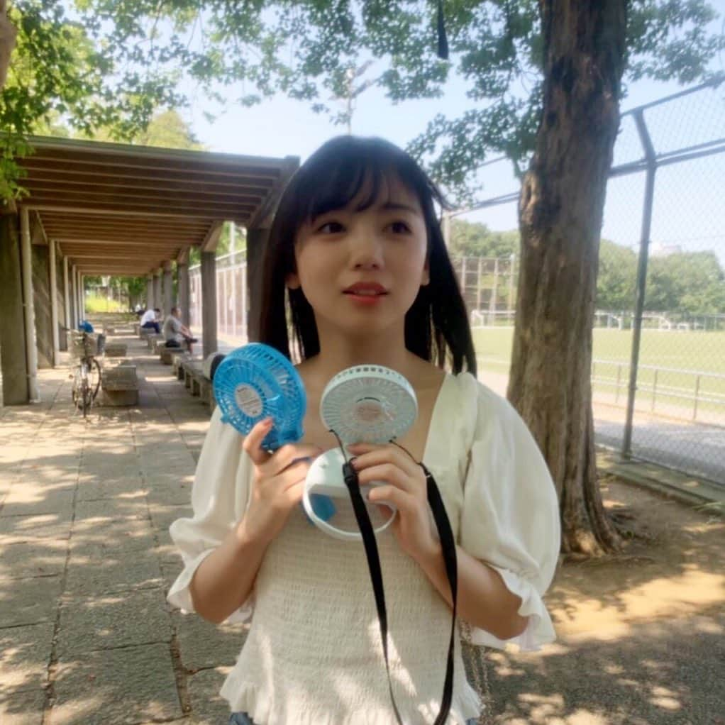 齊藤京子さんのインスタグラム写真 - (齊藤京子Instagram)「【オフショット】 公園デート撮影中のきょんこ🧸🍜💕 涼しげに見えますが実はものすごく暑い😵日でした。扇風機2個使い🤗  #齊藤京子1st写真集  #とっておきの恋人 #齊藤京子 #日向坂46 #きょんこしか勝たん  #国民的彼女 #Kyonstagram 👸💕  📢Twitterのオフ動画もご覧ください❣️」12月3日 9時45分 - kyoko1st