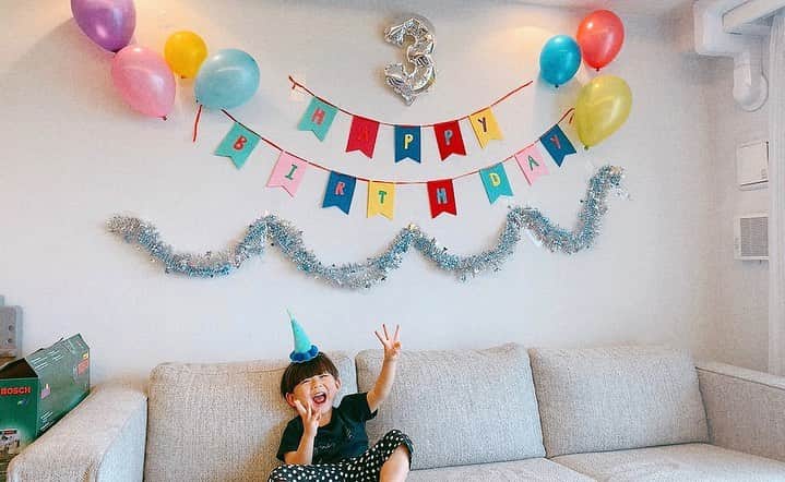 のインスタグラム：「. 少し前のたかぴの誕生日会🤍 3歳おめでとう〜🎉✨ . #happybirthday#3歳#おめでとう」