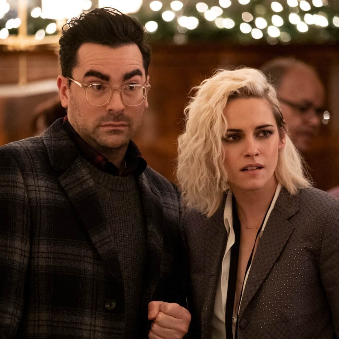 Hulu Home of Emmy-winningさんのインスタグラム写真 - (Hulu Home of Emmy-winningInstagram)「my face when someone says they haven't seen #HappiestSeason 12 times yet.... 🤨」12月3日 10時00分 - hulu