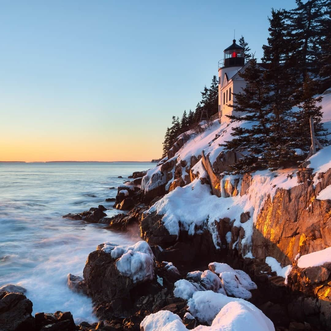 アメリカ内務省さんのインスタグラム写真 - (アメリカ内務省Instagram)「#Acadia National Park protects nearly 64 miles of #Maine's stunning coastline on Mount Desert Island, Schoodic Peninsula, Isle au Haut and other islands. Although most of Park Loop Road is typically closed by Dec 1 each year, Ocean Drive and Jordan Pond Road remain open. If you're looking for a little more adventure, there are opportunities for winter #hiking, #skiing, #snowshoeing, ice fishing, ice climbing and #snowmobiling. Photo of @acadiaNPS by Kevin Davis (www.sharetheexperience.org). #usinterior #FindYourPark」12月3日 10時05分 - usinterior