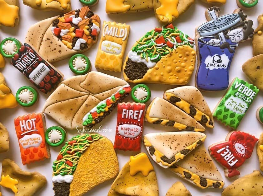 Taco Bellのインスタグラム：「And that’s how the cookie crunches.」