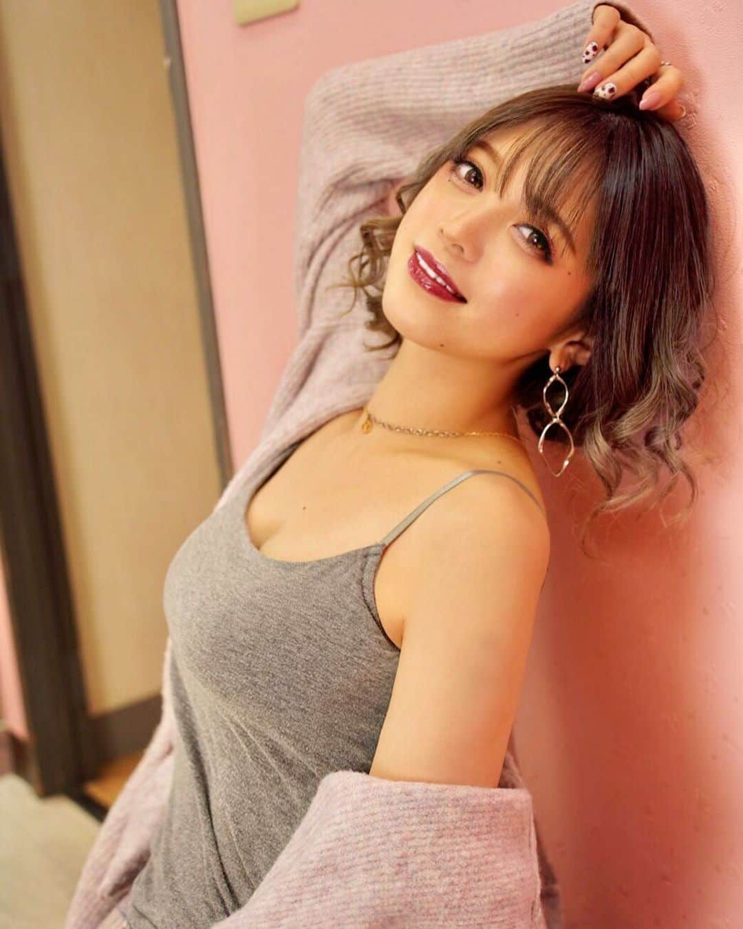橘咲良のインスタグラム：「#チャンス撮影会 #portrait 💓 #Studio #大阪  #なんちゃってボブ  #ニット #カーディガン  #キングラビッツ #橘咲良 だぞ」