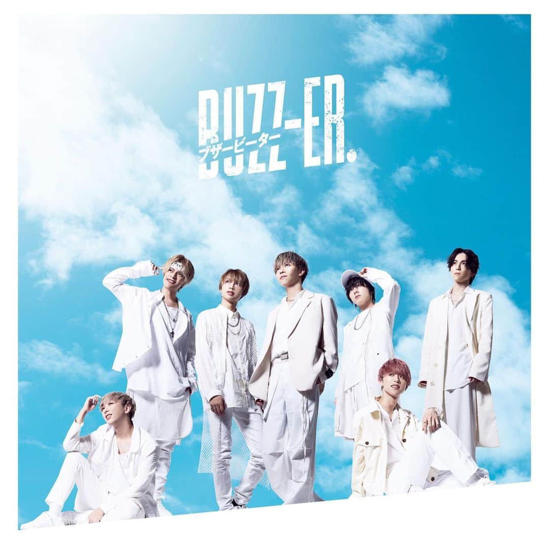 BUZZ-ER.さんのインスタグラム写真 - (BUZZ-ER.Instagram)「【🏀 BUZZ-ER.2nd Single 🏀】  『ブザービーター』 2020.12.2 release   ファンのみんな(#ハニーズ )のおかげで発売日である12月2日付けのオリコンデイリーランキングにて『7位』を獲得する事ができました✨ 本当にありがとうございます😊  本日から週末にかけリリイベもあると言うことで引き続きオリコンデイリーランキングもトップ10入り目指します✨  また、渋谷TSUTAYAさんをはじめ、各店舗にてブースがされているので、レコード店お立ち寄りの際は是非写真を撮ってSNSへのアップよろしくお願いします✨  本日から始まる鬼のリリイベラストスパートも要チェック✅  新曲MVもYouTubeにて公開中✨ ↓↓↓ MUSIC VIDEO ↓↓↓ https://youtu.be/JM9cOxIeRWI  #buzz_er #ブザービーター」12月3日 10時43分 - buzzer_insta