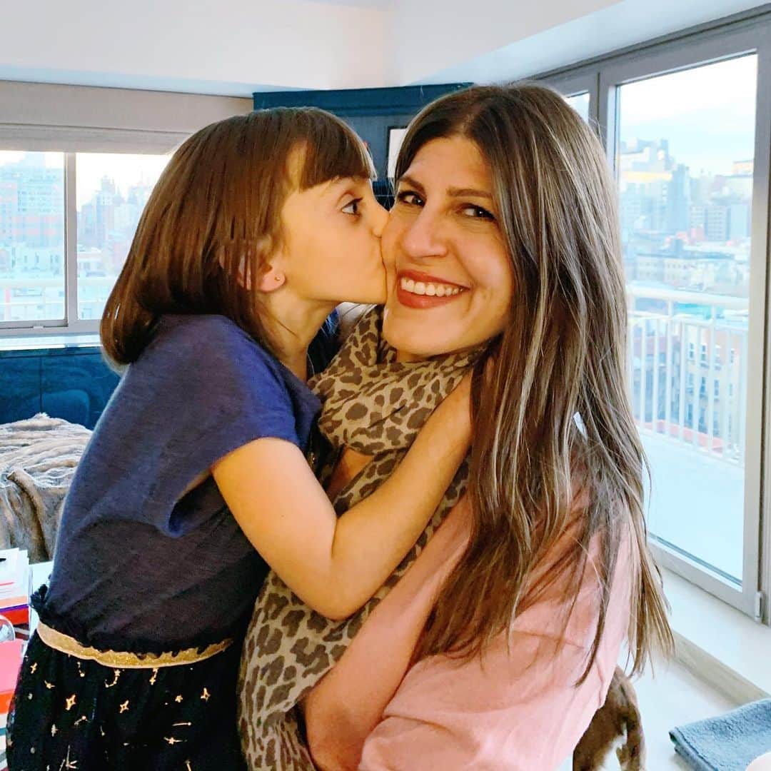 Ilana Wilesさんのインスタグラム写真 - (Ilana WilesInstagram)「For Harlow’s 8th birthday, I surprised her with a subscription to @heyrowangirl and let her do something she’s been asking to do for the past two years— get her ears pierced! I said “no” to Mazzy at the same age, but I think one thing 2020 has taught me is that our kids deserve small milestones to celebrate. I am also all for helping my kids express themselves in ways that make them feel confident and in control of their own bodies. I don’t know if I would have said that pre-pandemic! @heyrowangirl sends a new pair of earrings every month and they will send a registered nurse to your home to do the deed with starter earrings and everything you need for after care. No trips to the mall necessary. Harlow was super brave, sat very still while Mazzy held her hand and said it didn’t hurt nearly as much as she expected. And then to make the moment even sweeter, I got my ears pierced too! I re-pierced my second and third hole, which had both closed up over time. They were always too low down on my ear, so it’s super exciting to finally have the piercings in the right place. Now Harlow and I have a whole ear care routine we do together every night and can’t wait to get matching mother daughter earrings. What a gift. Go to the link in my bio to book your own piercing appointment. And you can MOMMYSHORTS15 for 15% off your first subscription box! #HeyRowanPartner」12月3日 10時42分 - mommyshorts