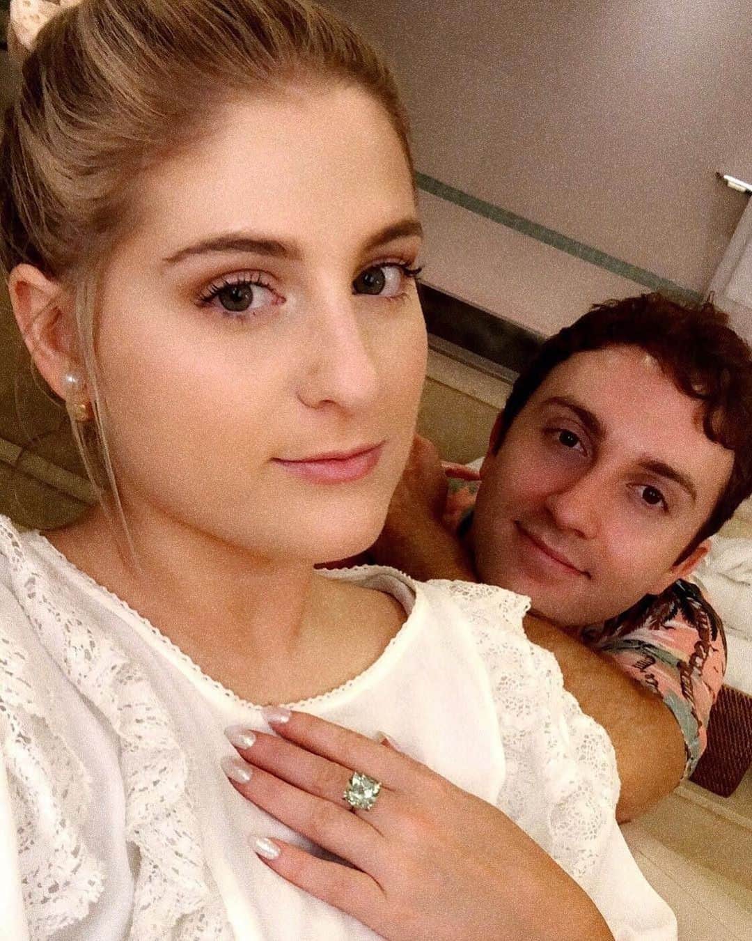 E! Onlineさんのインスタグラム写真 - (E! OnlineInstagram)「Meghan Trainor is sharing a health update after being diagnosed with gestational diabetes. She reveals what she's learned during her pregnancy at the link in our bio. (📷: Instagram)」12月3日 10時47分 - enews
