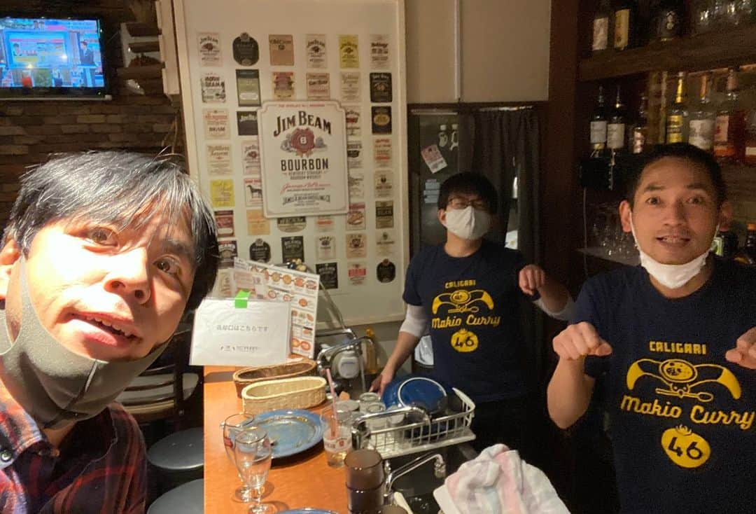 藤井ペイジさんのインスタグラム写真 - (藤井ペイジInstagram)「昨日面白かったのは、久しぶりにマキオカリー新宿店に行ったら店長のしろうが｢来てくれないから今日ラインしようと思ってたんですよ！｣と、キャバの営業みたいなこと言ってたこと。ちなみに｢５回目ですね！｣と言われたので｢６回目やで｣と言ったら「１回記憶抜けてません？」ってお前がや！トマト！」12月3日 10時47分 - fujii_page