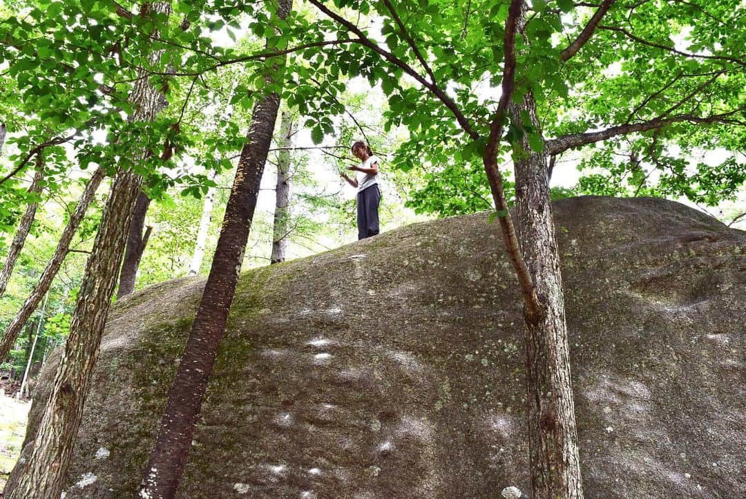上岡絵理さんのインスタグラム写真 - (上岡絵理Instagram)「2020年残りわずか…😰 言わずもがなな一年でした。 個人的には色々ありすぎて、あっという間でした。だいぶフライングですが、今年も一年ありがとうございました😀❤️ 来年はもっと岩にフォーカスしたクライミングが出来るようにトップアウト写真載せます👯‍♀️📸✨笑・ ・ #2020 #ありがとう #クライミング #ボルダリング #アウトドア #クライミング女子 #ボルダリング女子 #登山 #クライマー #アイデンティティ  #climbing #climb #rock #rockclimbing #sportclimbing #climblikeagirl #shortpersonbeta  #training #bouldering #outdoor #climber #sports #athlete」12月3日 10時49分 - eri_matsumoto.k