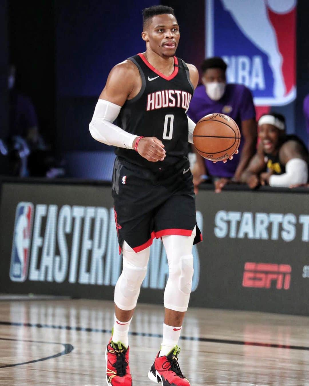 ヒューストン・ロケッツさんのインスタグラム写真 - (ヒューストン・ロケッツInstagram)「OFFICIAL: The Houston Rockets have acquired John Wall and a future first round pick from Washington in exchange for Russell Westbrook. Full story on Rockets.com.」12月3日 11時02分 - houstonrockets