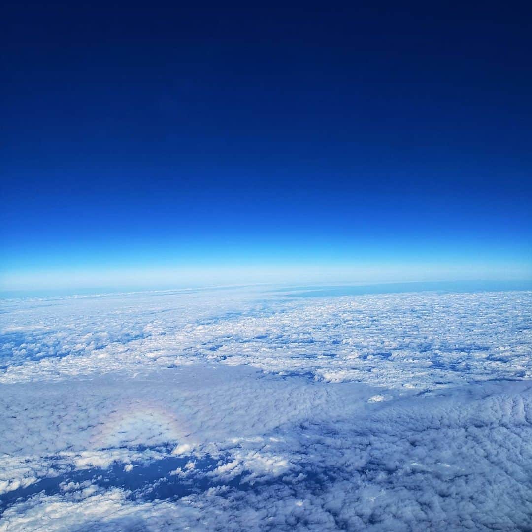 小澤美奈瀬さんのインスタグラム写真 - (小澤美奈瀬Instagram)「丸い虹を初めて見ました🌈 空はいつも私達を見守ってくださっていますね😊 皆様に幸せが訪れますように…✨ お祈りします🌸 * #虹」12月3日 10時57分 - i_am_minase