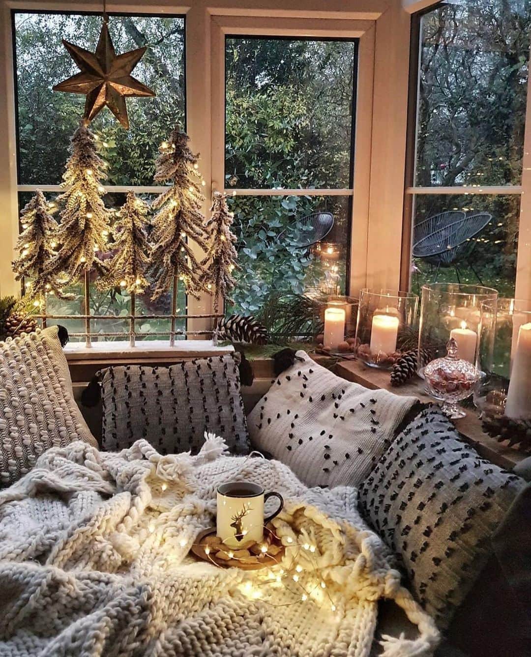 Crazy Roomsのインスタグラム：「Cozy evenings 🥰 ft @s.u.s.a.p」