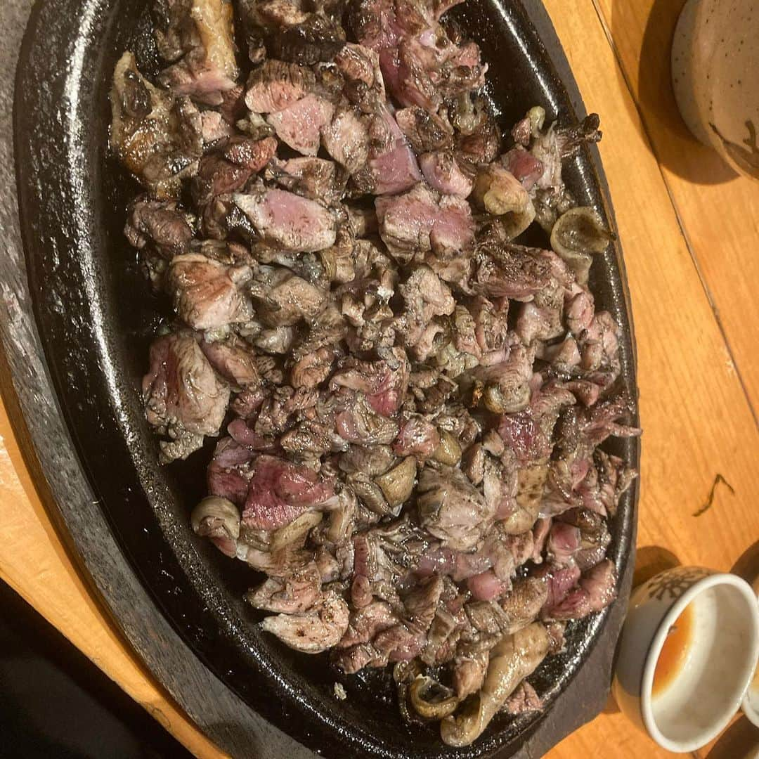 江川智晃さんのインスタグラム写真 - (江川智晃Instagram)「とり乃屋 メニューは少なめだけど、鶏肉が新鮮でさらに炭火で焼いてくれるから美味しい😏」12月3日 11時21分 - egatomo43