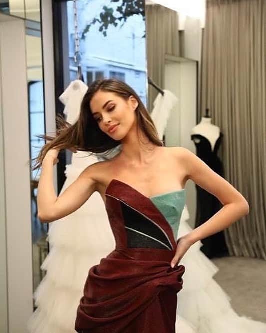 Steven Khalilさんのインスタグラム写真 - (Steven KhalilInstagram)「That mix of geometric lines and refined design in the 'Contrast Gown' #StevenKhalilAW21」12月3日 16時57分 - steven_khalil