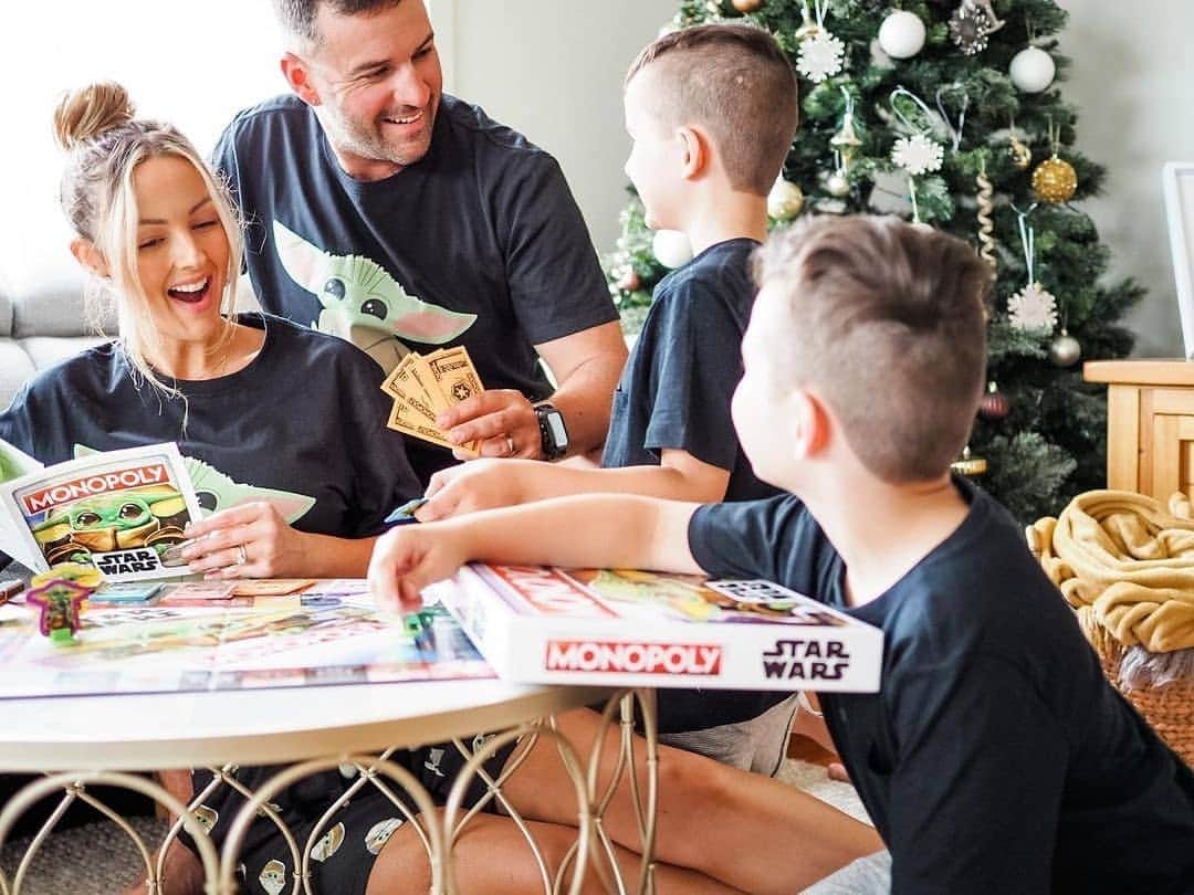Target Australiaさんのインスタグラム写真 - (Target AustraliaInstagram)「When your kids love what you love, it's definitely a win win!  We can feel the festive force is strong with @rachel_de_oliveira and her family!  🎯♥️ #targetaus」12月3日 16時58分 - targetaus