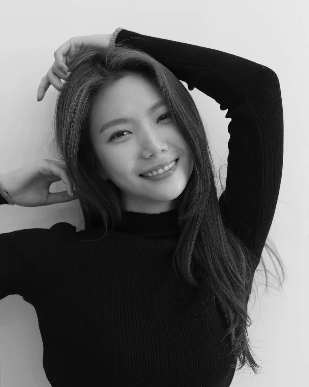 カウンのインスタグラム：「뉴🖤」