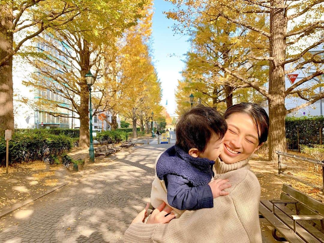 大橋夏菜さんのインスタグラム写真 - (大橋夏菜Instagram)「12月に突入！ ぼくちゃん、まもなく1歳✨  去年の今頃は予定日過ぎても出てくる様子がなくそわそわ。 3ヶ月の甥っ子を抱っこしてスクワットに励んでたな🏋️‍♂️  #あかちゃんのいる生活  #もうすぐ１歳 #いつもありがとう #babyboy」12月3日 11時50分 - kana817_ohashi