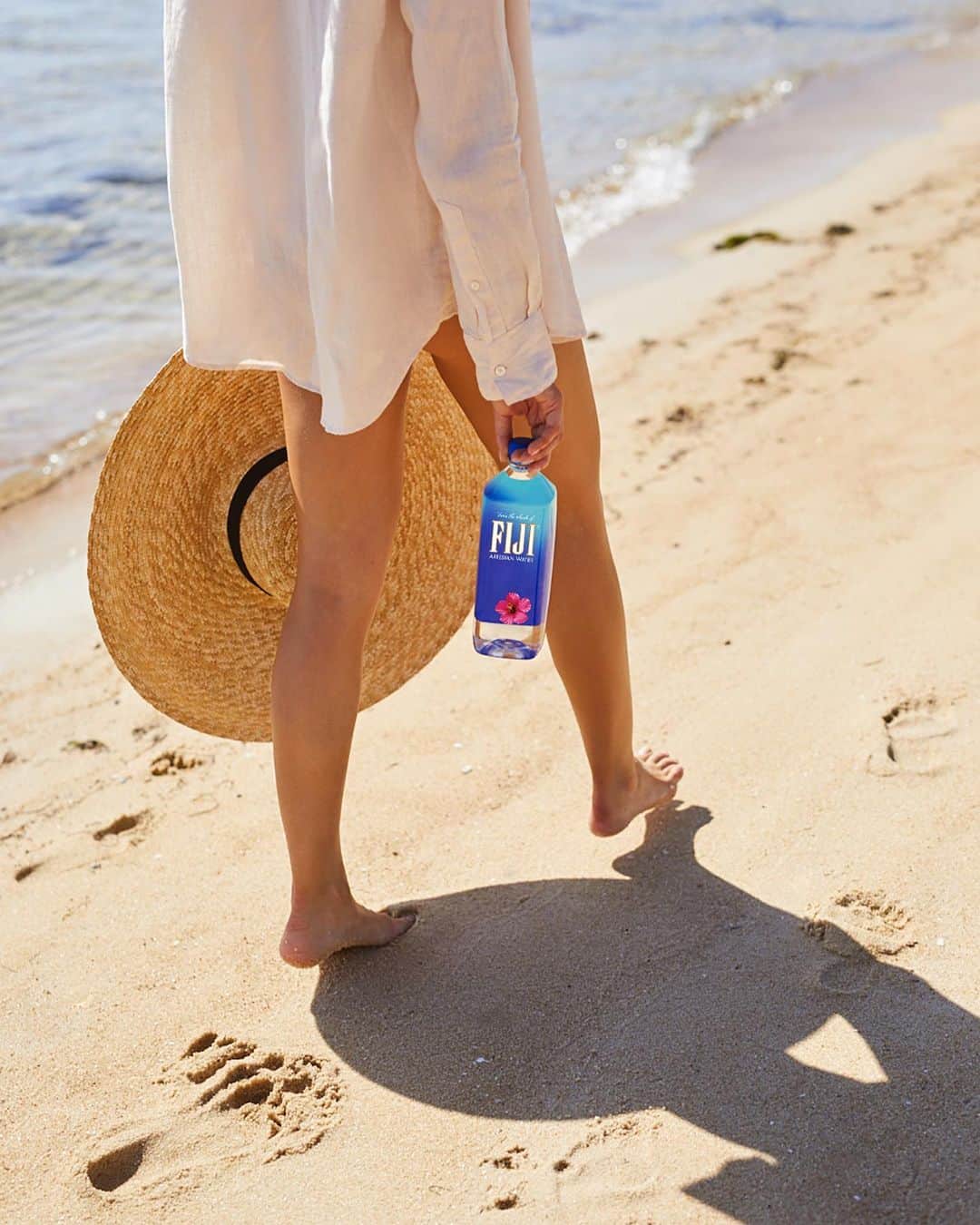 FIJIWaterJapanのインスタグラム：「今年もあと１ヶ月を切りましたね💦 2020年も残りあとわずかです😌  #fijiwater #フィジーウォーター #水分補給 #ミネラルウォーター  #今年がもうすぐ終わります #lifewithfijiwater」