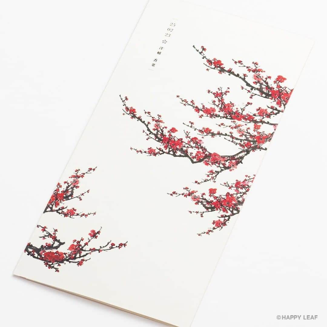 Happy Leafさんのインスタグラム写真 - (Happy LeafInstagram)「プロフィール、メニューも印刷込みの席次表が270円〜！⠀ HAPPY LEAFはスマホで簡単🌿⠀ ⠀ ❏ komachi（こまち）／ おめでたいものとして古くから日本で愛されてきた梅の花。「優美」という花言葉を持つ紅梅がふたりのハレの日を艶やかに彩ります。⠀ 洗練されたモダンさが魅力のデザインは純和婚にも、カジュアルな和装にも◎⠀ ⠀ —⠀ ⠀ 席次表（プロフィール・メニュー込み）⠀ ¥270～＋tax⠀ ⠀ —⠀ ⠀ ▶商品の詳細は画像をタップ！ ⠀ ▶ご注文・お問い合わせは @happyleaf_wedding のURLより ⠀ ▶リアルな実例&口コミは #ハッピーリーフ で検索 ⠀ ・・・・・・・・・・⠀ ⠀ 《 HAPPY LEAFのオススメPOINT🌿 》⠀⠀ ☑︎プロがレイアウトする印刷込の席次表が270円〜 ☑︎手にとって驚くこだわりの上質な紙と素材✨⠀ ☑︎用紙に収まる限りどんなレイアウトでも作成可能！ ☑︎招待状とセットで席札無料！席次表だけでも席札75円 ☑︎4デザインまで選べる！無料サンプル請求受付中  ・・・・・・・・・・⠀ ⠀ 《 ショールームのご案内💎 》⠀ ⠀ @wedding_lounge_tokyo では、ペーパーアイテム・引き出物・プチギフト・演出ムービーを実際にご覧になれます。⠀ ⠀ 当面の間は安全の確保を最優先に、お客様にもマスクの着用や検温・手指の消毒などご協力いただきながら、感染症対策を徹底して営業いたします。⠀ ⠀ スタッフに相談することもできますので、週末はぜひWEDDING LOUNGE TOKYOへ。⠀ ⠀ ◽ 原宿駅　表参道口より徒歩5分⠀ ◽ 明治神宮前駅　7番出口より徒歩3分⠀ ⠀ 営業日　土 12:00〜17:00⠀ ※事前予約不要⠀  ⠀ ❏ ペーパーアイテム　@happyleaf_wedding⠀ ❏ 手作りキット・DIY　@andcraft_wedding⠀ ❏ ギフト・引き出物　@hyacca_gift⠀ ❏ 演出ムービー　@happymovies_wedding⠀ ⠀ ＿＿＿＿＿＿＿＿＿＿＿＿＿＿⠀ ⠀ ⠀ #happyleaf  #招待状 #席次表 #席札 #ペーパーアイテム  #ウェルカムスペース  #プレ花嫁  #ちーむ0306 #ちーむ0313 #ちーむ0320 #ちーむ0328 #ちーむ0403 #ちーむ0411 #ちーむ0417 #ちーむ0417 #ちーむ0418 #ちーむ0424  #ちーむ0429 #ちーむ0502 #ちーむ0508 #ちーむ0522 #ちーむ0523  #ちーむ0606 #ちーむ0612 #ちーむ0613 #ちーむ0620 #ちーむ0627  #全国のプレ花嫁さんと繋がりたい  #日本中のプレ花嫁さんと繋がりたい」12月3日 12時00分 - hyacca_wedding