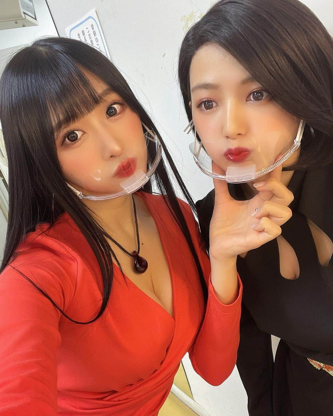 立野沙紀さんのインスタグラム写真 - (立野沙紀Instagram)「舞台『左ききのエレン〜横浜のバスキア篇〜』  遅くなりましたが、岸あかり役として出演させていただきました✨ ご来場頂きました皆様、ありがとうございました！ こんな大変な状況でも来てくれるお客さんが居て、来てくれるだけでも嬉しいのにお手紙やプレゼントまで準備してくれて本当に感謝です！  あかりちゃんはとても天真爛漫で、欲しいものは全部手に入れるならどんな手段でも手に入れるような子でどうしたらあかりちゃんを演じられるのか沢山考えて、色気ゼロな私は演出のIZAMさんに色気を伝授させて頂きながら試行錯誤して挑みました。  続編も決まっているので是非また観に来てください！ お待ちしております✨ #左ききのエレン #エレンステージ #岸あかり #立野沙紀 #劇団４ドル５０セント #instagood #instagram #instalike #instapic #instadaily #instaphoto」12月3日 12時01分 - saki_tateno