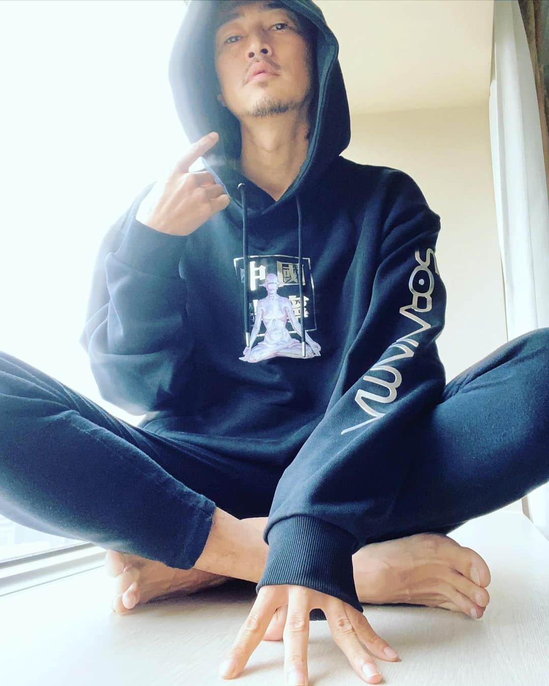 窪塚洋介のインスタグラム：「Li-Ning x Sorayama  From @lining.official  coming soon  #lining」