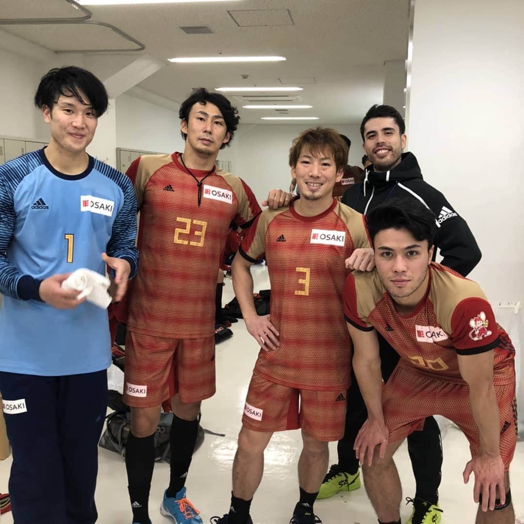 小澤広太のインスタグラム：「. 日本選手権、初戦勝ちました🤾 . 明日はVS北陸電力です . #大崎電気 #osakiosol #ハンドボール」