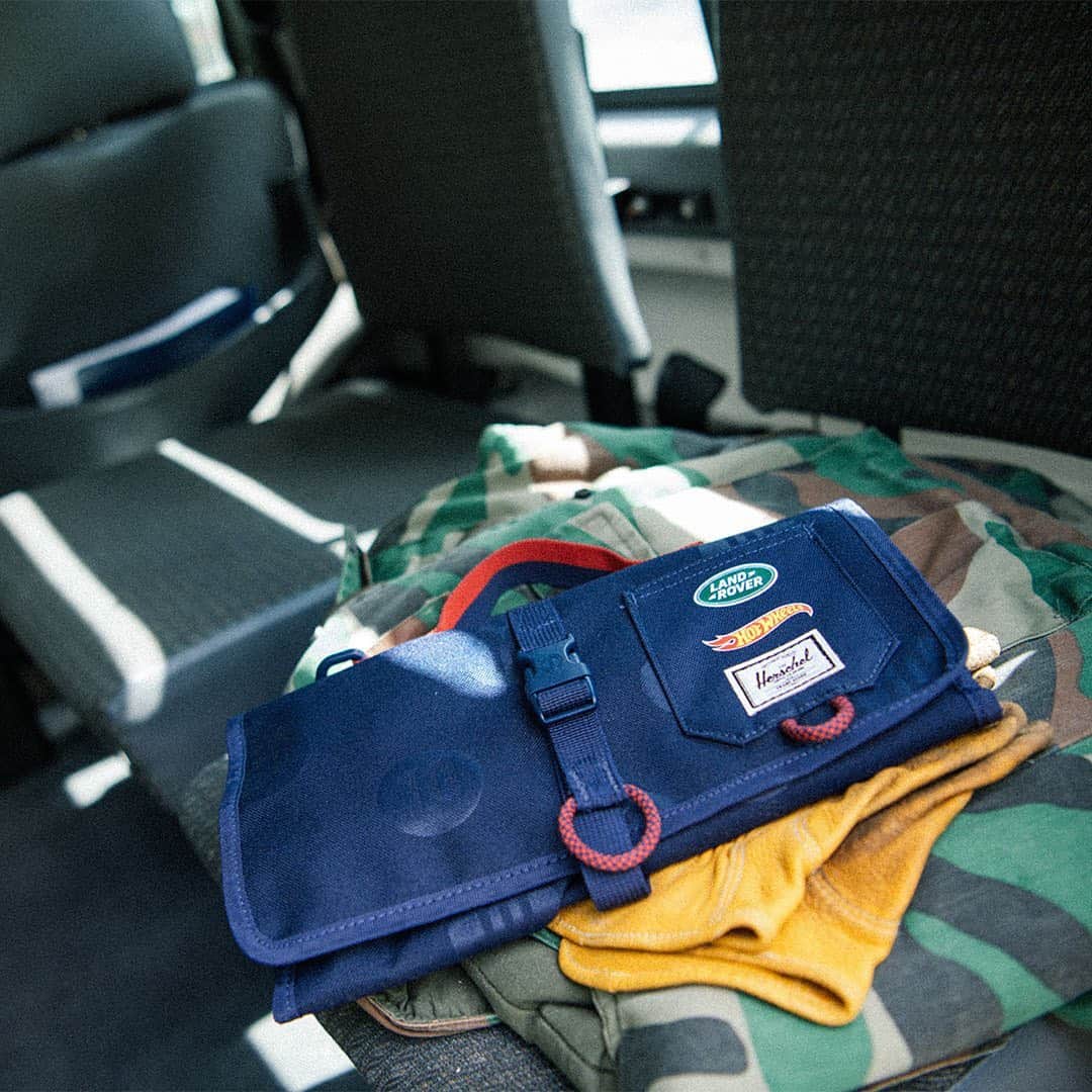 HYPEBEASTさんのインスタグラム写真 - (HYPEBEASTInstagram)「@hypebeaststyle: Continuing its 10th-anniversary celebration, @herschelsupply has linked up with @hotwheelsofficial and @landrover. The collaborative project includes all three partners for the release of the Settlement backpack and Tool Kit, both featuring a bespoke Land Rover print scheme, two-tone webbing handles, and individualized brand patches, cementing the triple collaboration. A custom Hot Wheels diecast model car of the Herschel x Land Rover will be included with each item, whilst also being sold solo via the @mattelcreations website. The soft-goods lineup is now available at the Herschel Supply website while supplies last.⁠⠀ Photo: Herschel Supply」12月3日 12時16分 - hypebeast