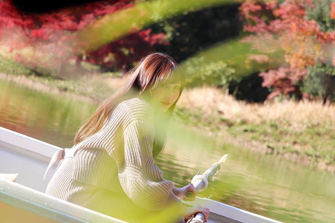 矢倉楓子さんのインスタグラム写真 - (矢倉楓子Instagram)「今日、18時半からインスタライブします☝️💕 見に来てくださーい！❣️  #インスタ映え #ボート #昭和記念公園 #紅葉」12月3日 12時17分 - fufu_ice