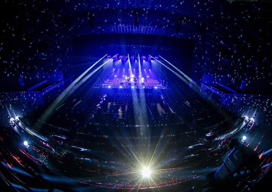 flumpoolさんのインスタグラム写真 - (flumpoolInstagram)「flumpool「FOR ROOTS」～半Real～映像作品 本日リリースです。  flumpool 10th Tour「Real」の会場＆アスマート限定で発売！  チェックお願いします！！  #flumpool #live #streaming #for #roots #半Real #osaka #2020」12月3日 12時27分 - flumpoolofficial
