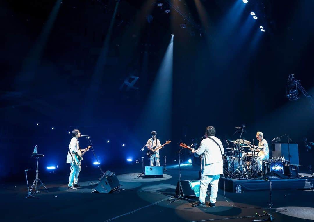 flumpoolさんのインスタグラム写真 - (flumpoolInstagram)「flumpool「FOR ROOTS」～半Real～映像作品 本日リリースです。  flumpool 10th Tour「Real」の会場＆アスマート限定で発売！  チェックお願いします！！  #flumpool #live #streaming #for #roots #半Real #osaka #2020」12月3日 12時27分 - flumpoolofficial