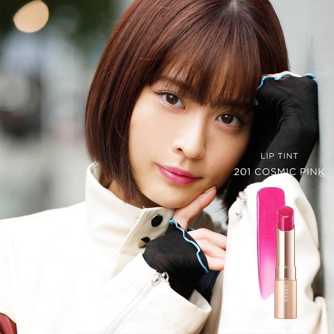 OPERA公式さんのインスタグラム写真 - (OPERA公式Instagram)「TOKYO STREET STYLEのリップカラーをフィーチャー。東京の「今」のスタイルと共に、OPERAのリップをご紹介💄 詳しくは、プロフィール画面のハイライト＜冬SNAP＞のリンクからチェックしてね✅  LIP TINT 201 COSMIC PINK（オンライン限定色）  モデル：横田ひかる さん @_rncn950805  ※限定色は完売いたしました。  #透けるラメ色ティント #オペラリップティント #LIPTINT #リップティント #ティントリップ #operacosmetics」12月3日 12時30分 - opera_cosmetics