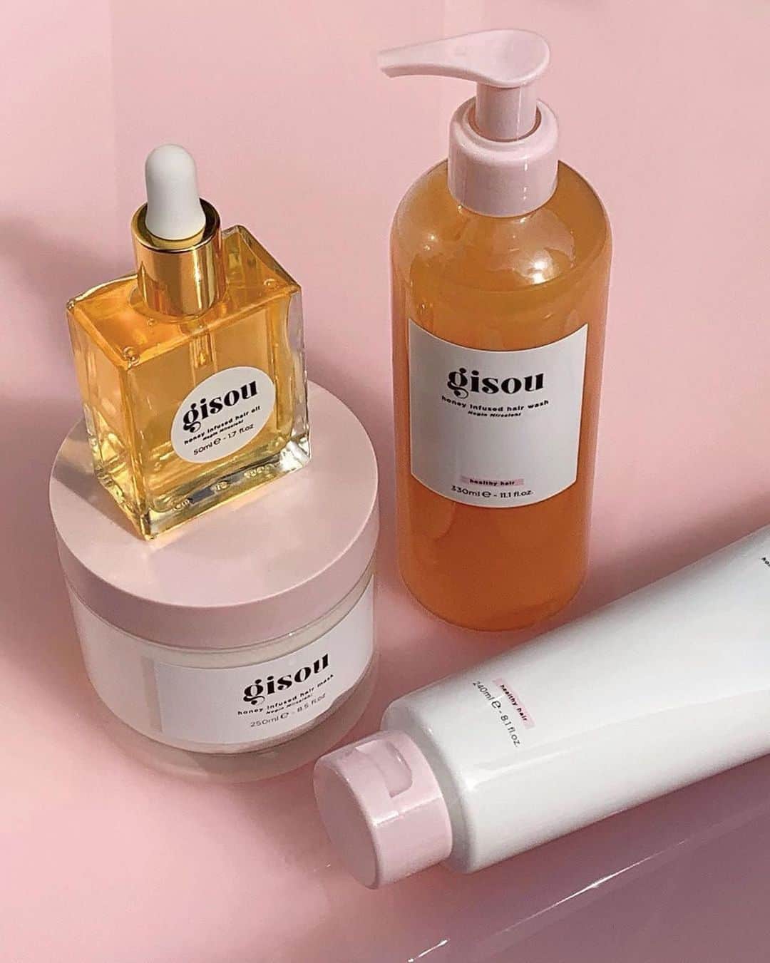 のインスタグラム：「From our friends at @gisou: On today’s haircare menu: honey, honey and more honey for optimal nourishment and a healthy shine. Shop our Honey Infused range at Sephora ✨  Gisou Honey Infused Haircare Set」