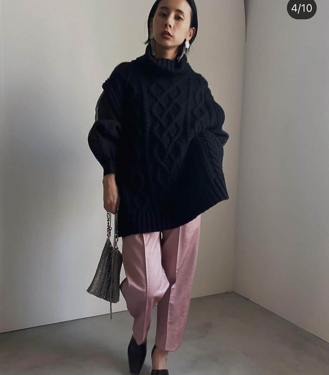 黒石奈央子さんのインスタグラム写真 - (黒石奈央子Instagram)「アメリふく . . undressed cotton candy sleeve knit ¥16500 12/8 undressed detail eco leather pt ¥14000 12/8 . . 袖がチュールになったケーブルドッキングニット！ パンツはレザーライクな新作のエックパンツだよ！  @ameri_shinjuku @amerivintage @ameri_daikanyama @ameri.shinsaibashi #ameri#amerivintage #fashion #vintagefashion #coordinate#ootd#outfit#osanposnap #705_outfit #大人ファッション #大人コーディネート #大人スタイル #modestyle #modefashion#modecasual」12月3日 13時45分 - blackstone705