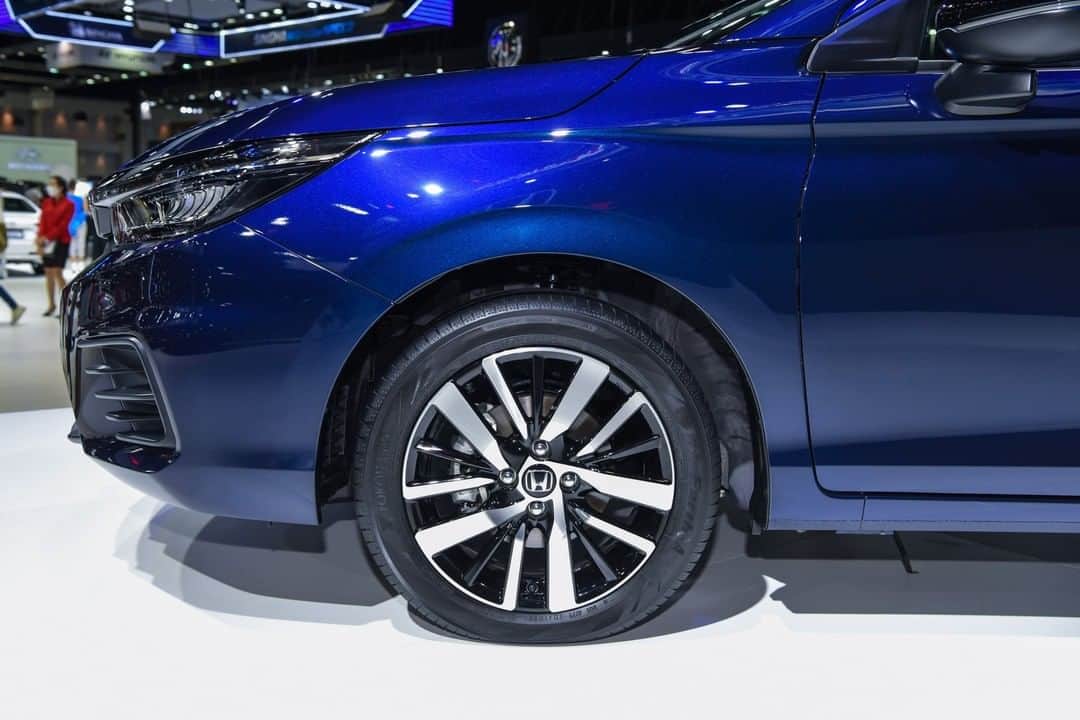 EnjoyHondaThailandさんのインスタグラム写真 - (EnjoyHondaThailandInstagram)「New Honda City e:HEV ยนตรกรรม Full Hybrid รุ่นแรกของเซกเมนต์ ที่มาพร้อมระบบขับเคลื่อน Sport Hybrid i-MMD และเทคโนโลยีความปลอดภัยอัจฉริยะ Honda SENSING  สัมผัสได้ในงาน Motor Expo 2020 ที่บูท Honda (A14) อาคารชาเลนเจอร์ ฮอลล์ 2 อิมแพ็ค เมืองทองธานี ตั้งแต่วันที่ 2 – 13 ธ.ค. 63 หรือที่โชว์รูมฮอนด้าทั่วประเทศ  #HondaThailand #MotorExpoThailand #NewCityeHEV」12月3日 14時00分 - hondathailand