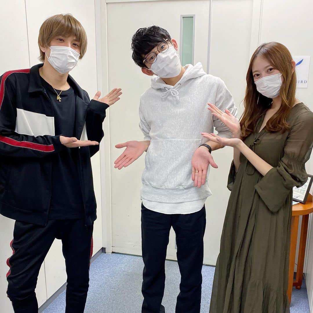 川崎鷹也のインスタグラム：「本日21:00〜Kiss FM KOBE様にて山本裕典さん、加藤雛さんによる『LiVE MAX presents YUSUKE YAMAMOTO moving on』オンエアです🎉 #川崎鷹也 #山本裕典 #加藤雛 #kissfmkobe #livemax #ラジオ #radio #instagood #instagram #instafashion #instalove #instaart #instacool」