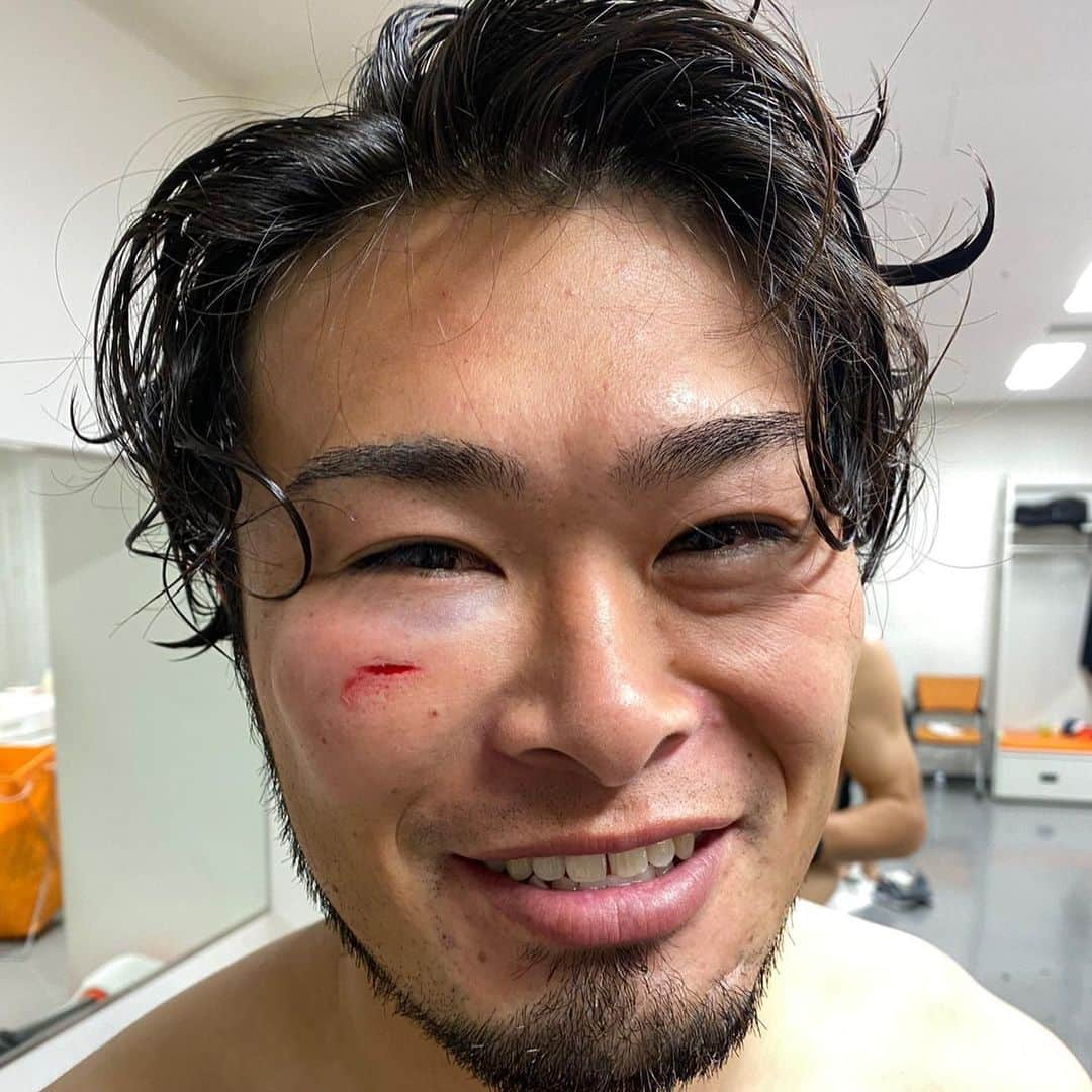 横谷繁さんのインスタグラム写真 - (横谷繁Instagram)「応援有り難うございました！ このメンバーでできるのもあと少し⚽️ 残りの試合も宜しくお願いします！ #愛媛fc  #大宮アルディージャ #古巣 #富山貴光 #ごめんね」12月3日 15時02分 - yokotani_shigeru