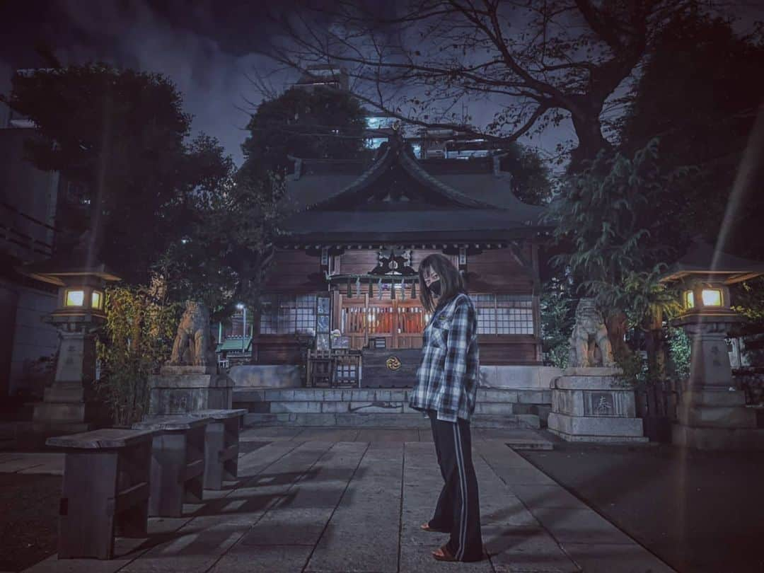 松浦まりなさんのインスタグラム写真 - (松浦まりなInstagram)「#🌃　#夜景#神社#神社巡り  #ファッション#ジャージ#ジャージコーデ  . . .. #夜#夜景撮影 #photography #photo_jpn  #photooftheday #awesome #hdrphotography  #写真家#写真好きな人と繋がりたい #写真が好きな人と繋がりたい#photographerlife #神社好き #お寺#お寺巡り #夜の神社 #夜の神社が好き #神秘的#神秘的な場所 #神秘的な風景 #写真部」12月3日 15時04分 - matsuura.marina