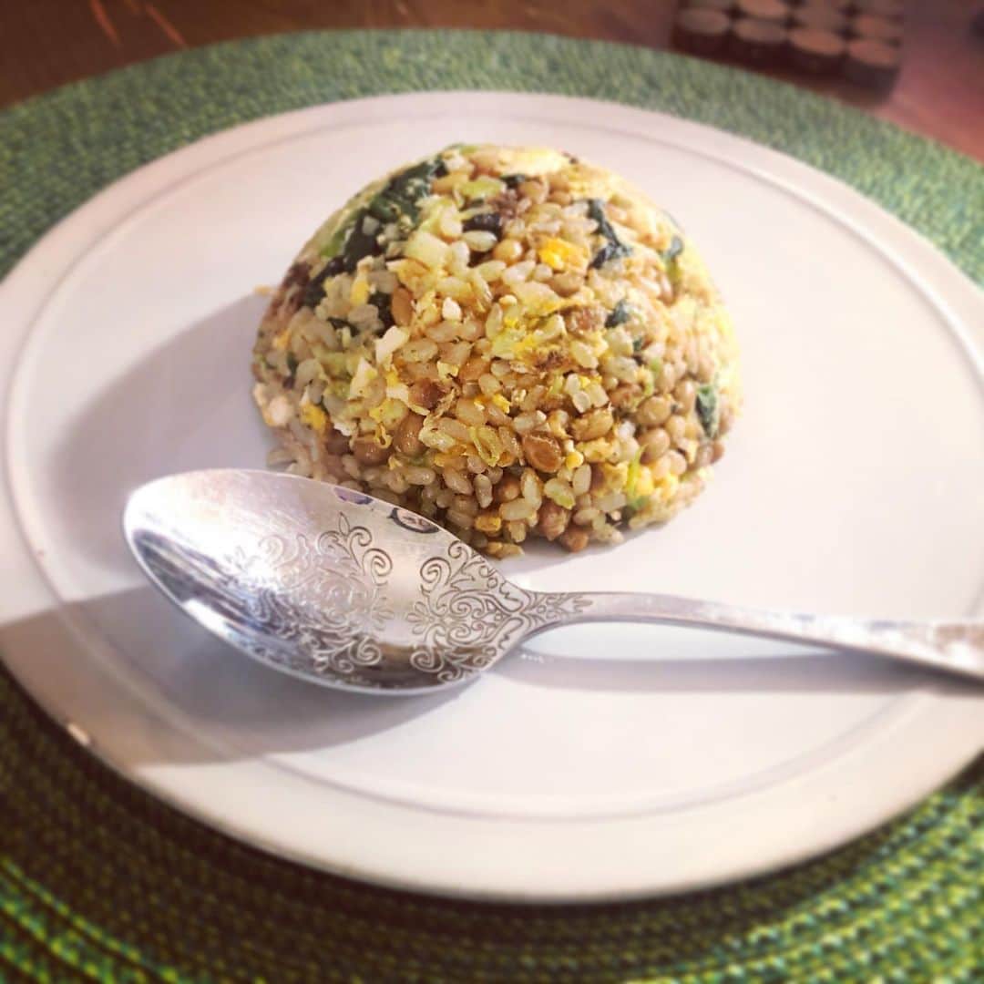 のインスタグラム：「今日はチャーハン🍽 寒いっっ💦  #チャーハン #friedrice #chineesecooking #lilltlehappiness #littleappreciationpost #littlethankyou #lunch #家ごはん」