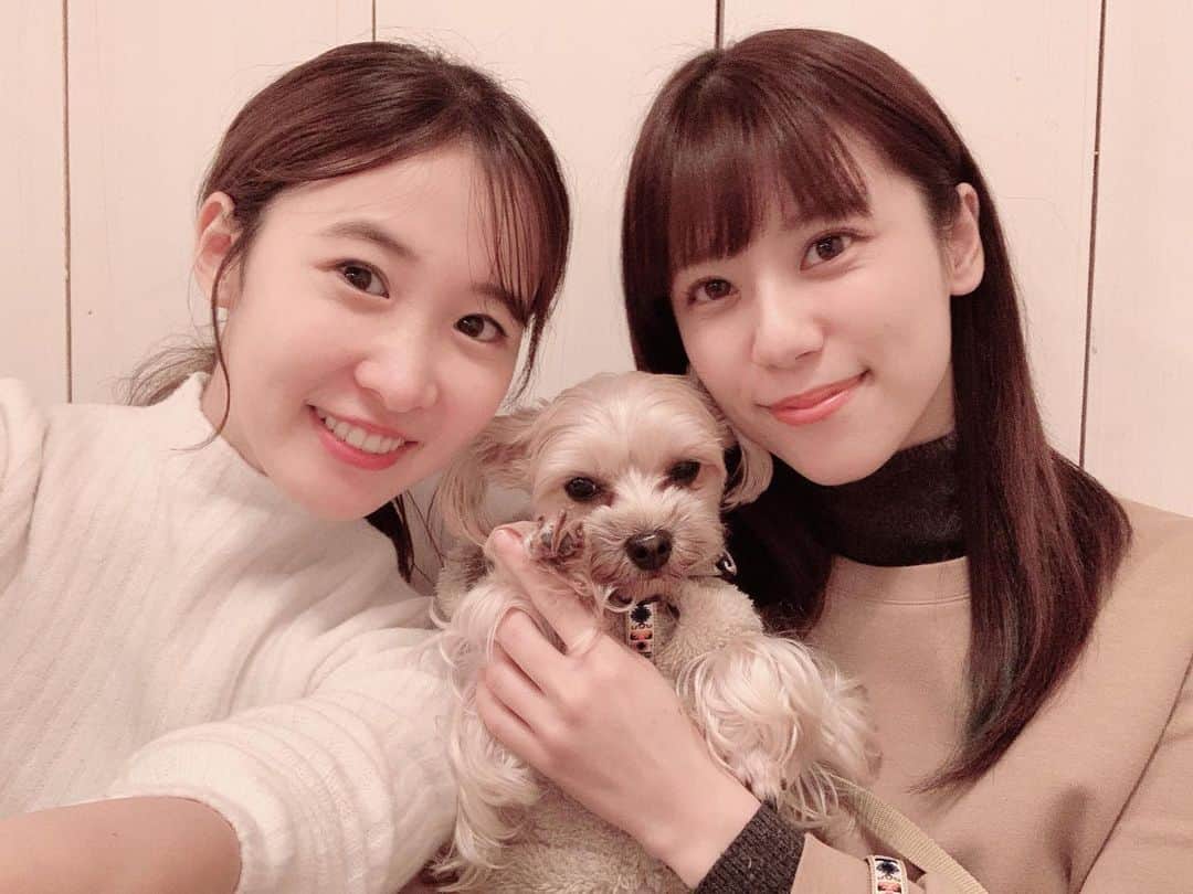 吉田友利恵のインスタグラム：「👱‍♀️🐶👩‍🦰 昨日はめぐちゃんとのゲーム配信 来てくれてありがとうございました☺︎ ほんーとに楽しかったっ  これはこの前久々に会えた時の👭 毎日一緒にゲームしてるけどね🎮 ひーちゃんかわゆ、、🐶」