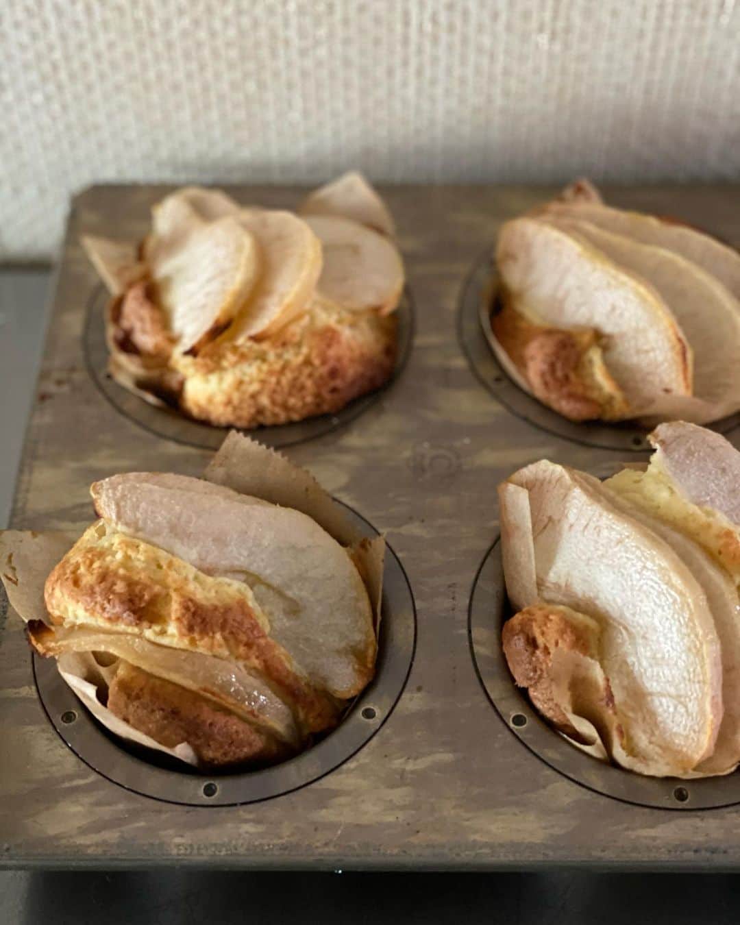 小堀紀代美さんのインスタグラム写真 - (小堀紀代美Instagram)「お菓子を焼くのは好き。 計量するのは嫌い。 材料揃えてくれて計量してくれたらじゃんじゃん焼くのに。」12月3日 15時09分 - likelikekitchen