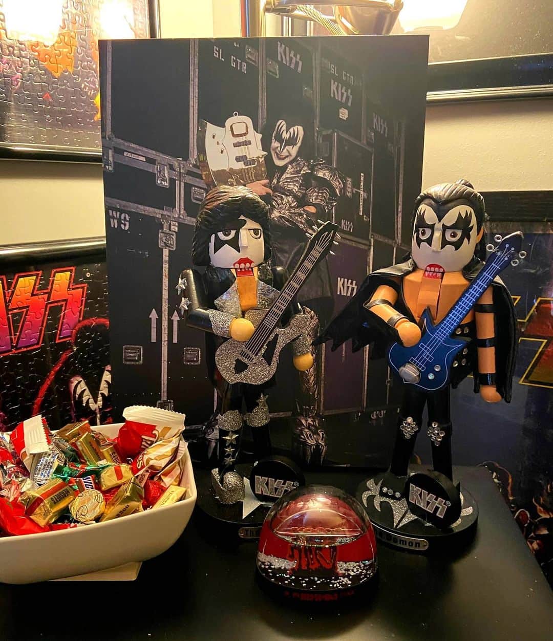 KISSさんのインスタグラム写真 - (KISSInstagram)「Ready for #KISSmas! - Thanks to Kerry O’Brien for sharing with us. #KISSARMYROCKS」12月3日 15時12分 - kissonline