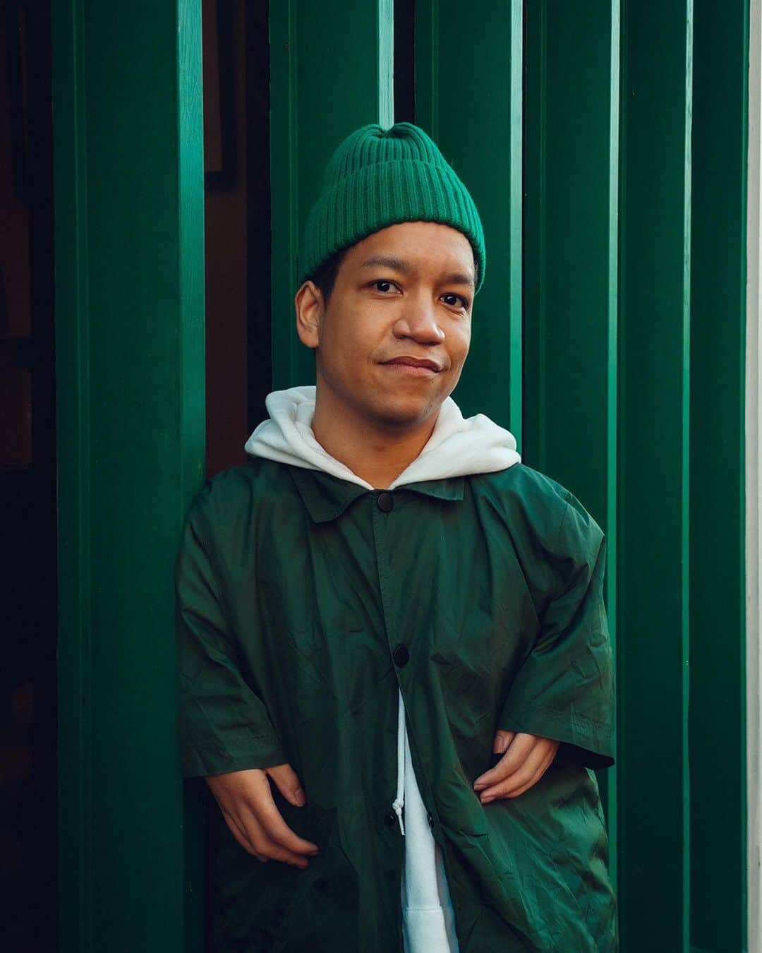 appleさんのインスタグラム写真 - (appleInstagram)「Commissioned by Apple. "I was born with thrombocytopenia absent radius syndrome, or TAR Syndrome, which means I'm missing the radius bone in both my arms. I think my disability gave me the confidence to explore my own unique way of looking at the world. My worldview is one where I’m always looking for beauty wherever I can find it, in places that people might sometimes miss. Don’t underestimate the immense value of your one-of-a-kind perspective. There’s only one you and that is your superpower.” ShotoniPhone 12 by Jordan N. @jordanloves.life for Int'l Day of Persons with Disabilities」12月4日 2時02分 - apple
