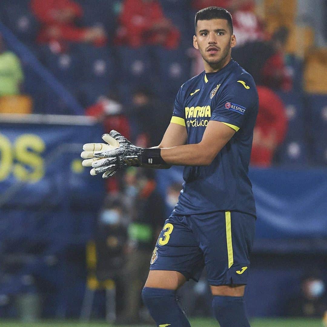 ヘロニモ・ルジのインスタグラム：「Vamos con todo @villarrealcf 💪🏻, hoy se juega @europaleague !」