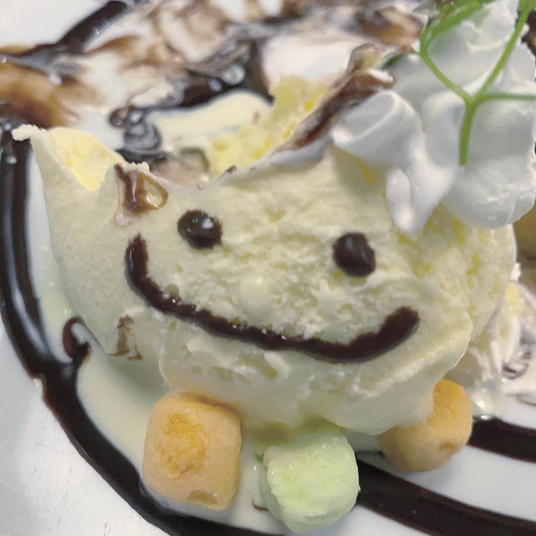 パン・ルナリーフィのインスタグラム：「#アイスを溶かすな」