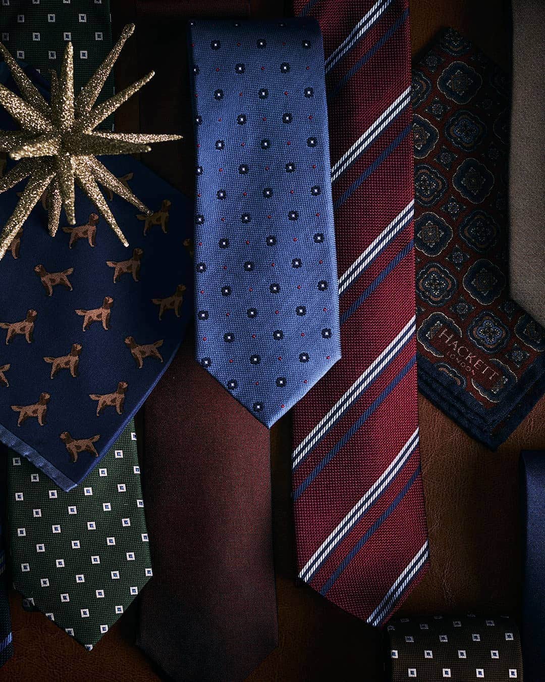 ハケットのインスタグラム：「From elegant stripes to more bolder patterns, our ties will always be the perfect gift for men with style. #STAYHackett」