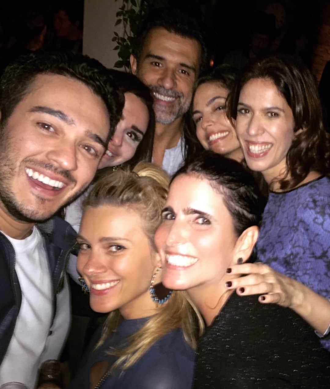 カロライナディークマンのインスタグラム：「um #tbt desses, bicho!!! mil novecentos e a gente fazia #corazza juntos... obrigada por essa selfie, veras.: vc sempre certo, ne?  rs...  beijos nos colega tudo daqui!!! #malumader @mcgueiros @pasquim @emanuellearaujo e o dono di click @omarcosveras 🤍」