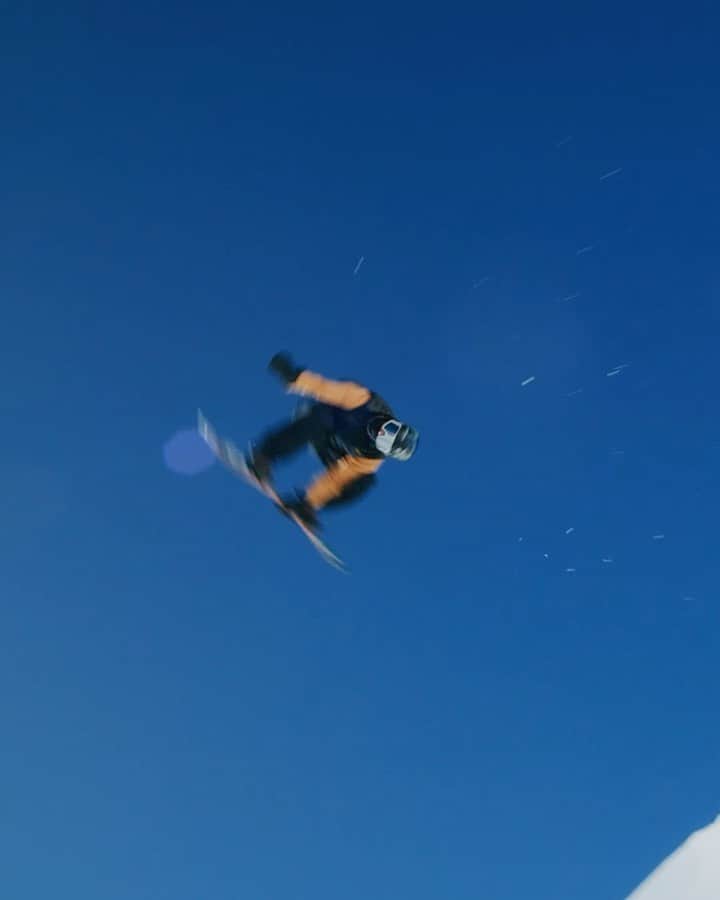 のインスタグラム：「Got a new trick down in Stubai🌀 📹: @gimbalgod New video online 📺 Link in Bio👀」