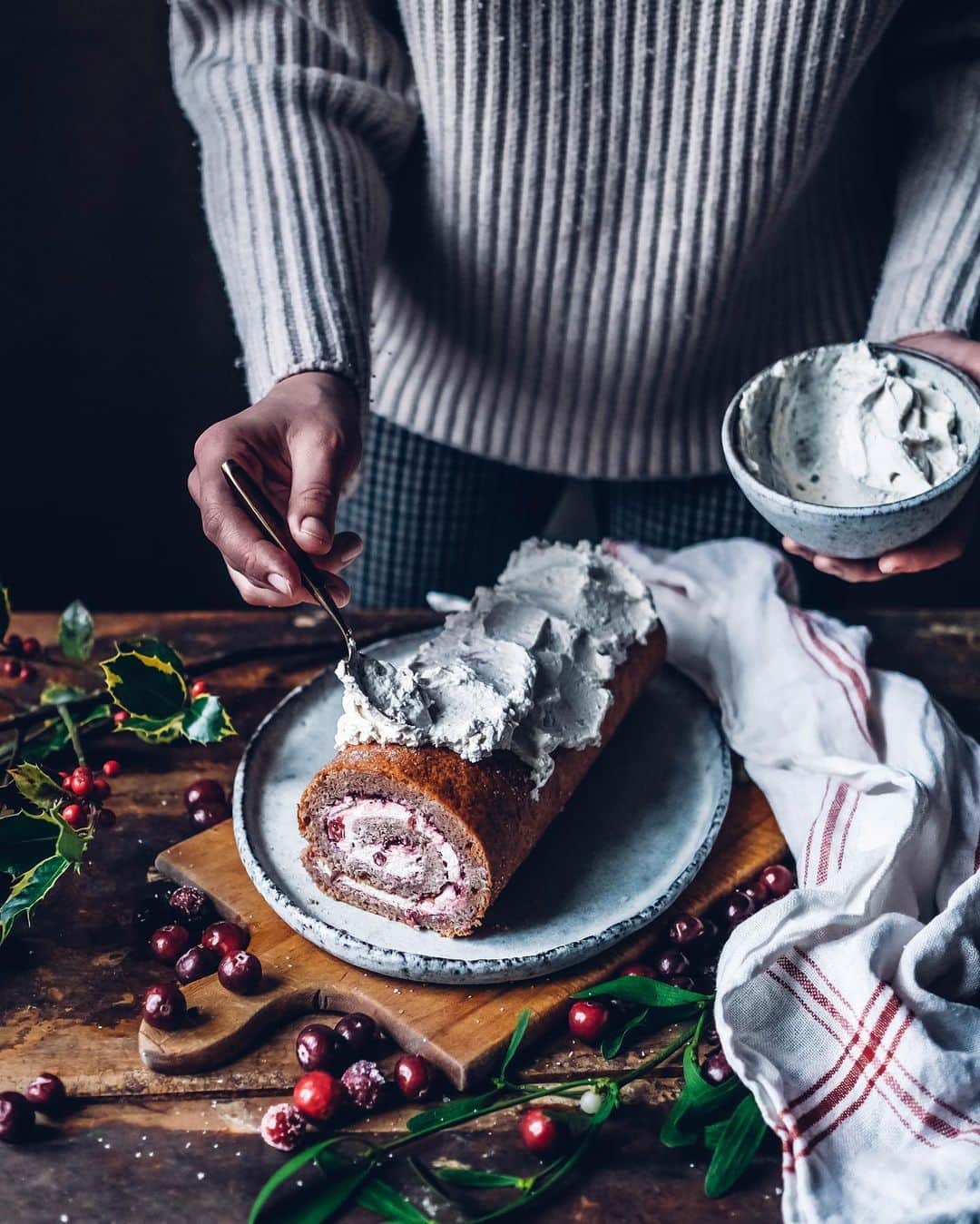 Our Food Storiesさんのインスタグラム写真 - (Our Food StoriesInstagram)「Werbung|Advertisement We teamed up with @galbani_de to create this delicious gluten-free christmas swiss roll 🎄❤. If you love mascarpone as much as we do and want to win 1000 Euro you can take part in the #galbanimascarponechallenge - all you have to do is post your favorite dessert with Galbani Mascarpone under this hashtag or send your favorite recipe picture via email. The conditions of participation you find @galbani_de. Good luck guys. And of course we want to share our favorite recipe with you too - Nora made this wonderful gluten-free hazelnut christmas swiss roll with lingonberry jam, mascarpone cream, sugared cranberries and rosemary, you can find the recipe in the comments 🤗🌟  ____ #galbani #swissroll #christmasrecipe #christmasbaking #biskuitrolle #christmasdecor #glutenfri #glutenfrei #glutenfreerecipes #glutenfreechristmas #germanfoodblogger #foodstylist #foodphotographer #onthetable #gatheringslikethese #momentslikethese #bakinglove」12月4日 1時19分 - _foodstories_