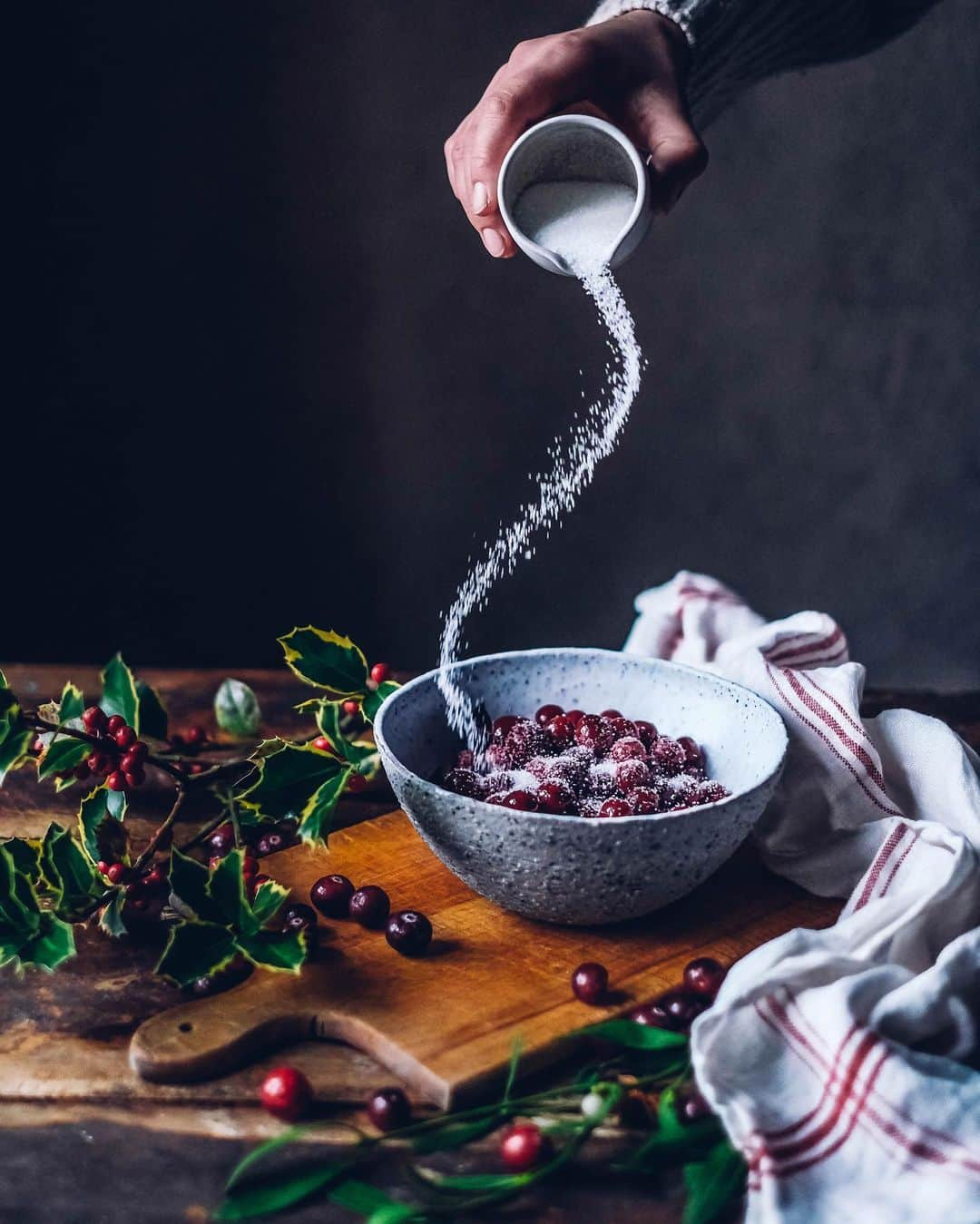 Our Food Storiesさんのインスタグラム写真 - (Our Food StoriesInstagram)「Werbung|Advertisement We teamed up with @galbani_de to create this delicious gluten-free christmas swiss roll 🎄❤. If you love mascarpone as much as we do and want to win 1000 Euro you can take part in the #galbanimascarponechallenge - all you have to do is post your favorite dessert with Galbani Mascarpone under this hashtag or send your favorite recipe picture via email. The conditions of participation you find @galbani_de. Good luck guys. And of course we want to share our favorite recipe with you too - Nora made this wonderful gluten-free hazelnut christmas swiss roll with lingonberry jam, mascarpone cream, sugared cranberries and rosemary, you can find the recipe in the comments 🤗🌟  ____ #galbani #swissroll #christmasrecipe #christmasbaking #biskuitrolle #christmasdecor #glutenfri #glutenfrei #glutenfreerecipes #glutenfreechristmas #germanfoodblogger #foodstylist #foodphotographer #onthetable #gatheringslikethese #momentslikethese #bakinglove」12月4日 1時19分 - _foodstories_